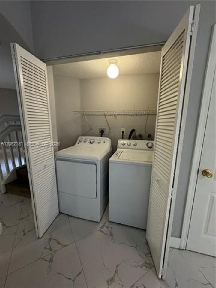 8360 8360 NW 10th St th 9C - Photo 5 of 15