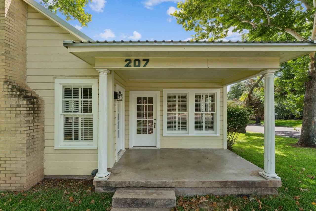 207 S Porter St - Photo 2 of 37