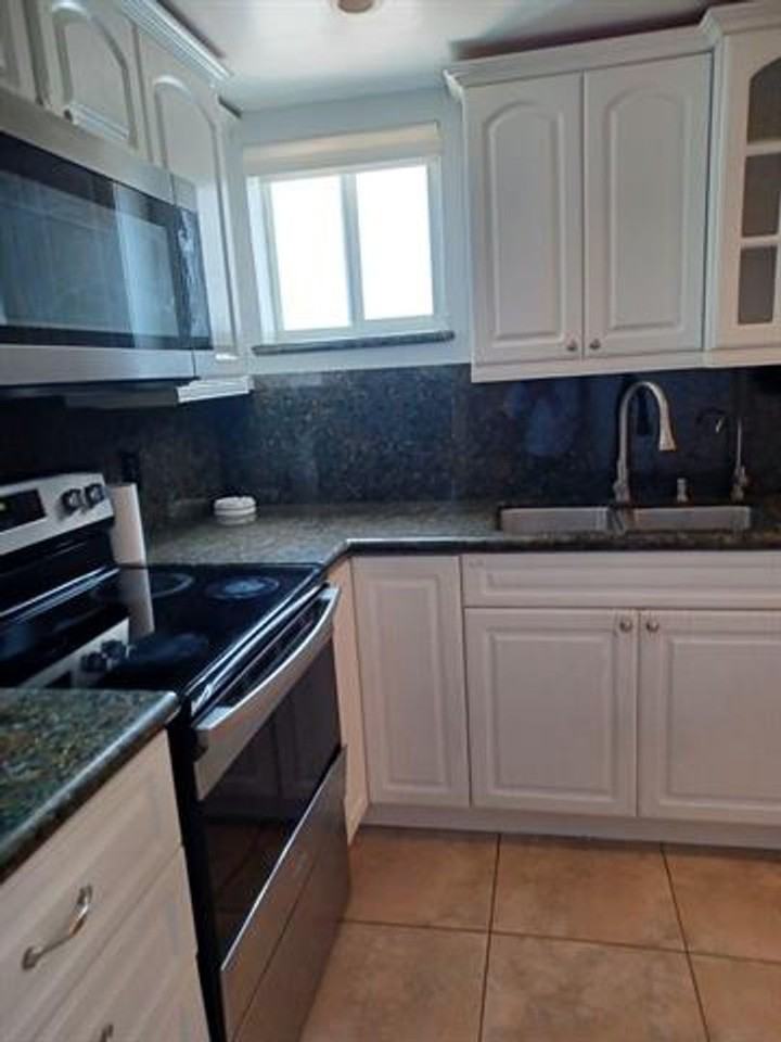 8001 Crespi Blvd #2C