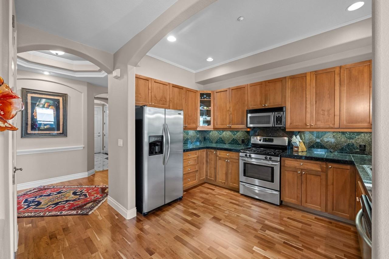 40 Madison St #303 - Photo 5 of 29