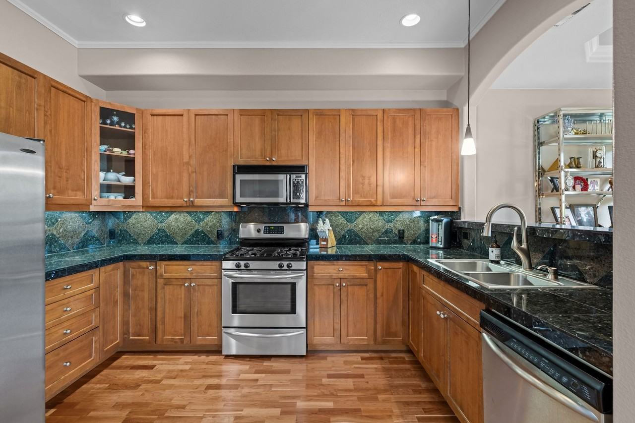 40 Madison St #303 - Photo 6 of 29
