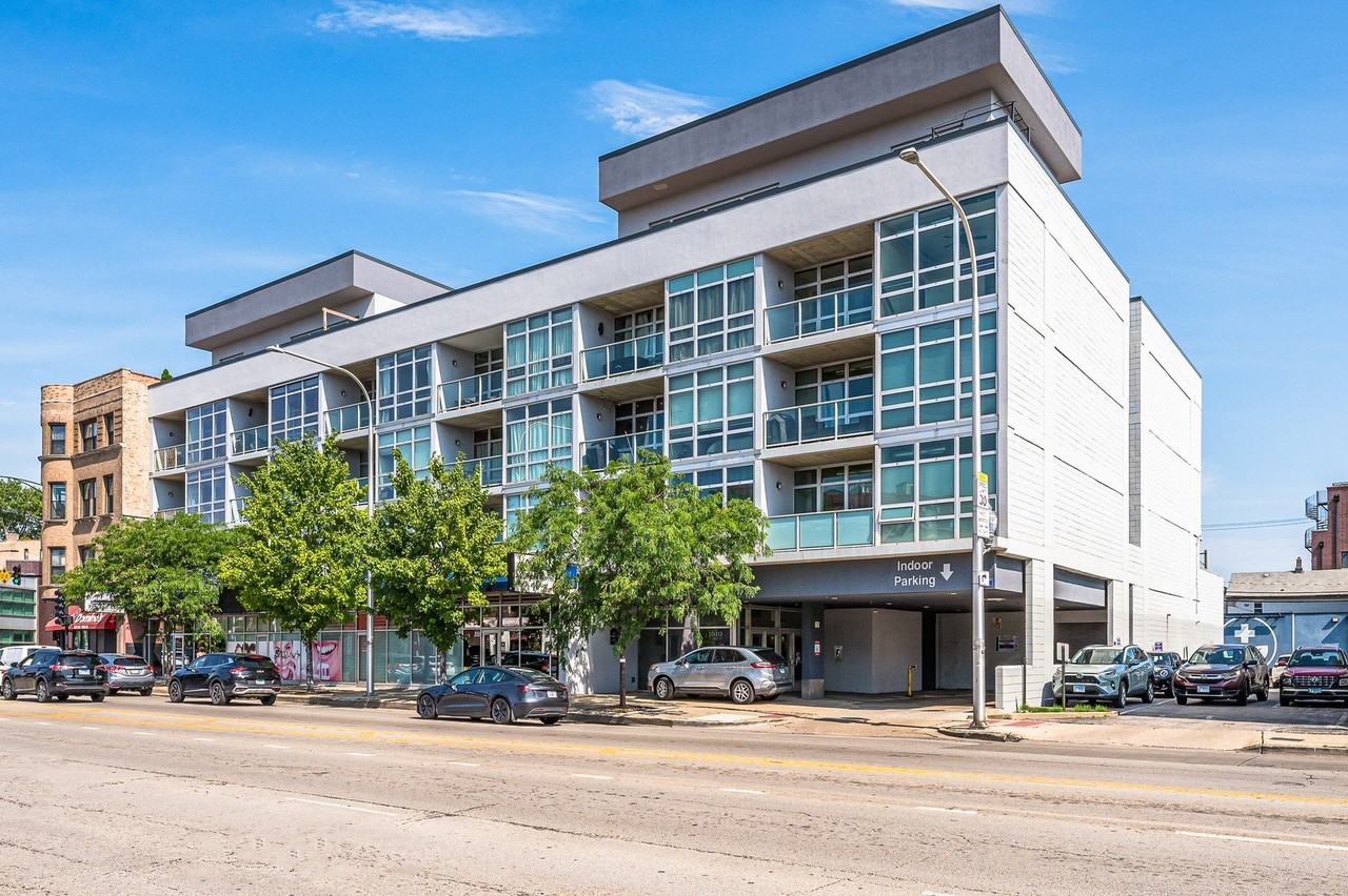 1610 W Fullerton Ave #409