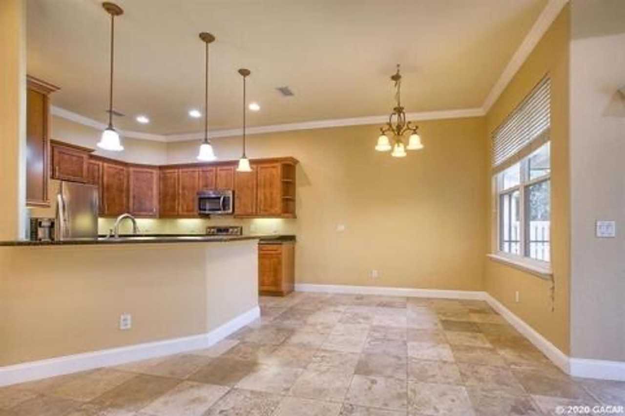 8933 Sw 74th Ave - Photo 7 of 13