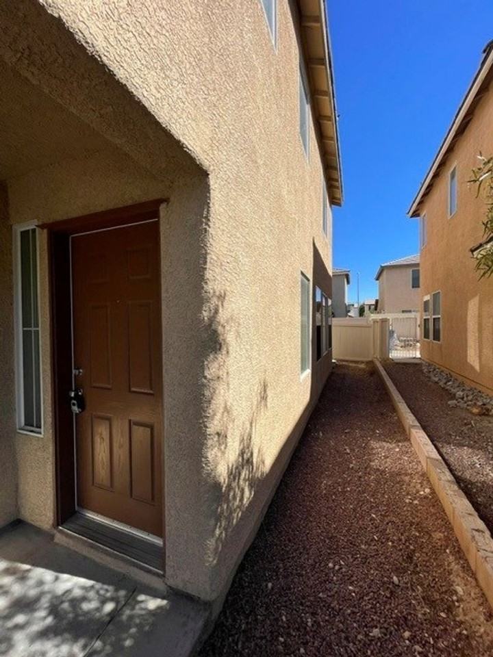 4721 Chino Peak Ct - Photo 3 of 46