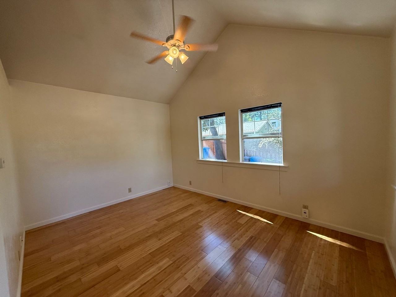 8121 1/2 El Rancho Dr - Photo 7 of 30