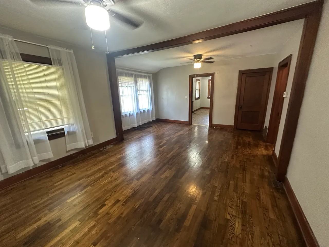 325 E 19th St - Photo 3 of 22