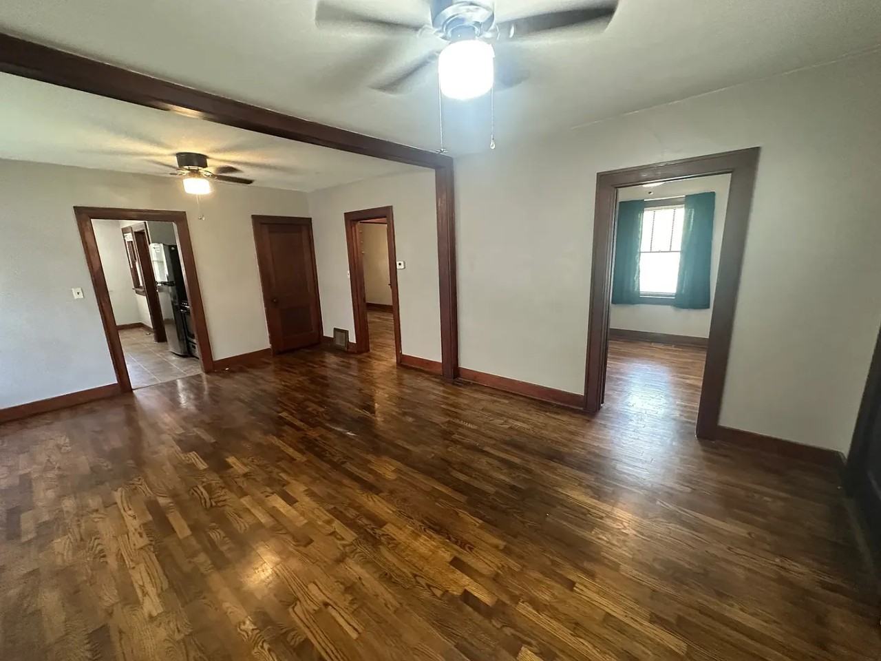 325 E 19th St - Photo 5 of 22