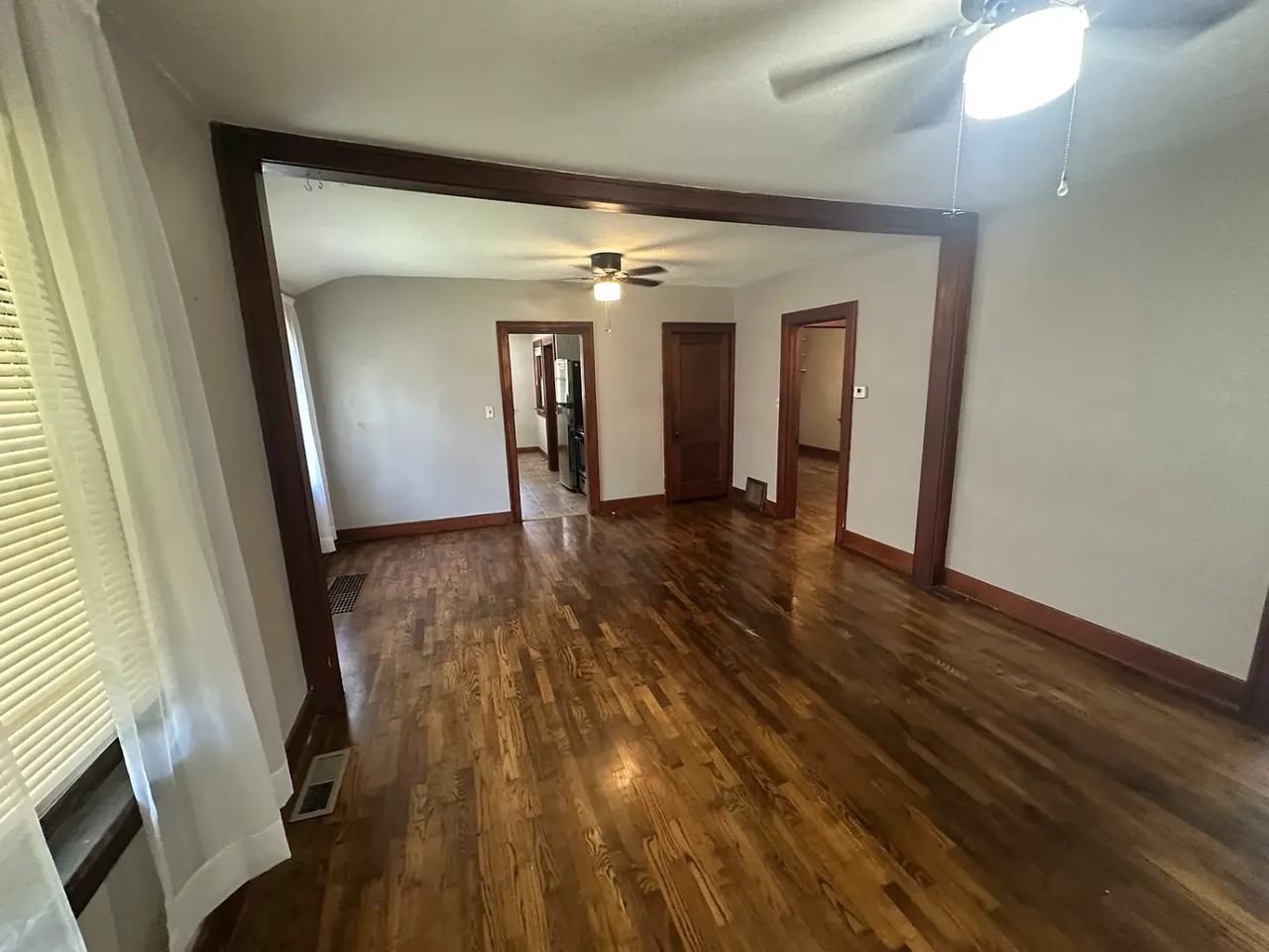 325 E 19th St - Photo 6 of 22