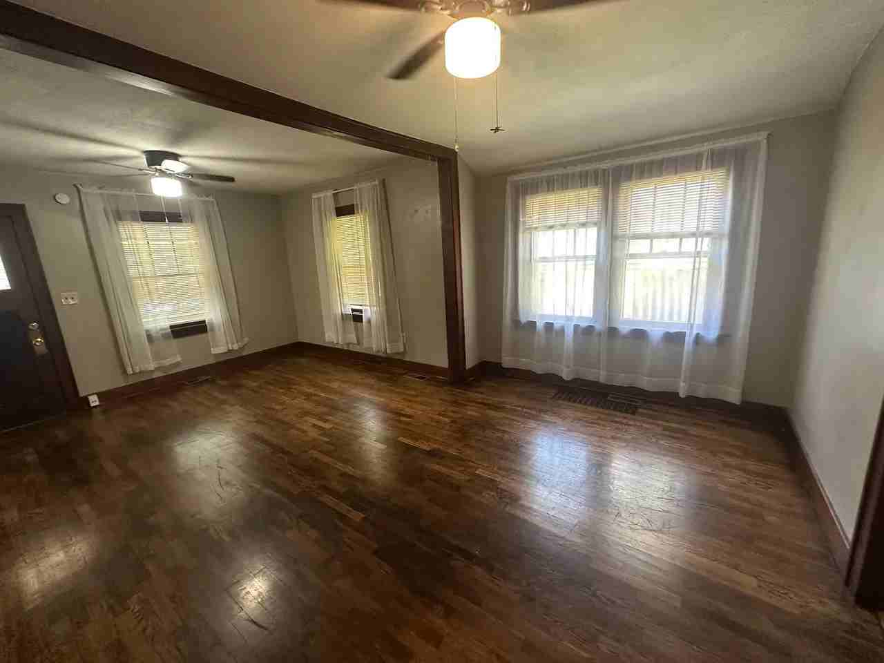 325 E 19th St - Photo 7 of 22