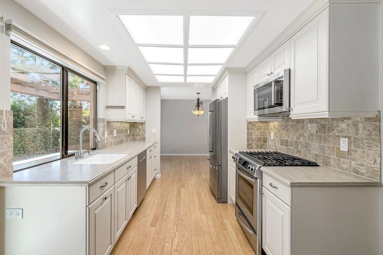 1470 Whiterock Ct - Photo 3 of 8