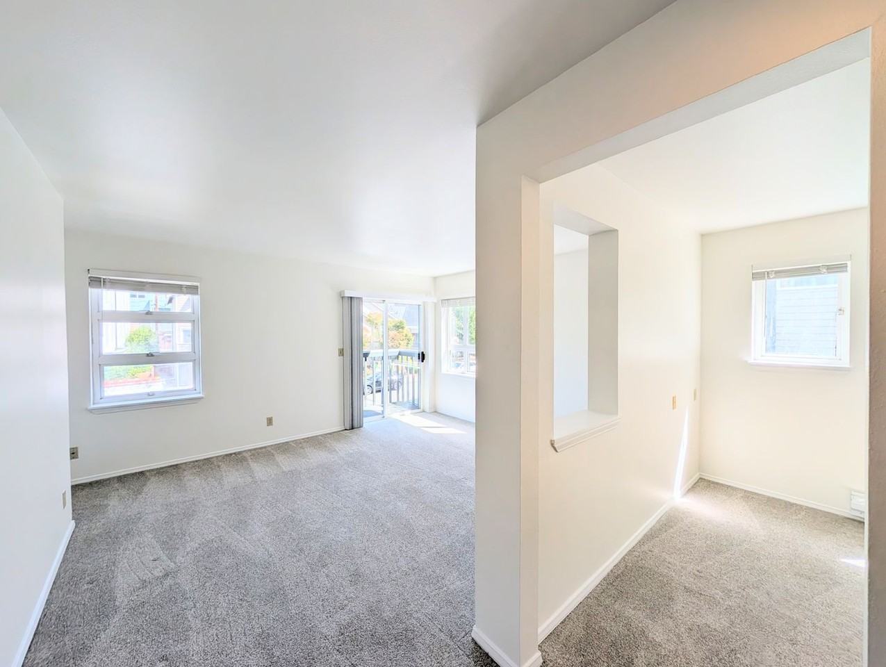 5261 Brooklyn Ave Ne #202 - Photo 4 of 18