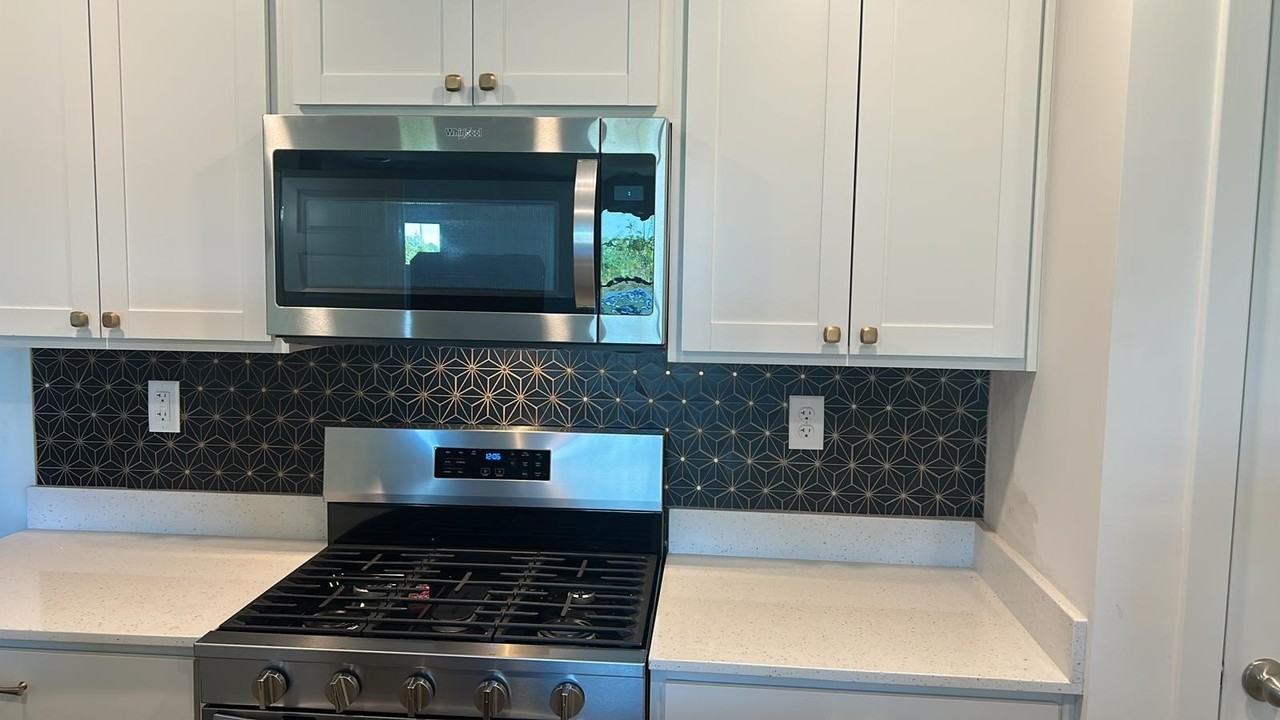 2304 Noble Ln - Photo 5 of 19