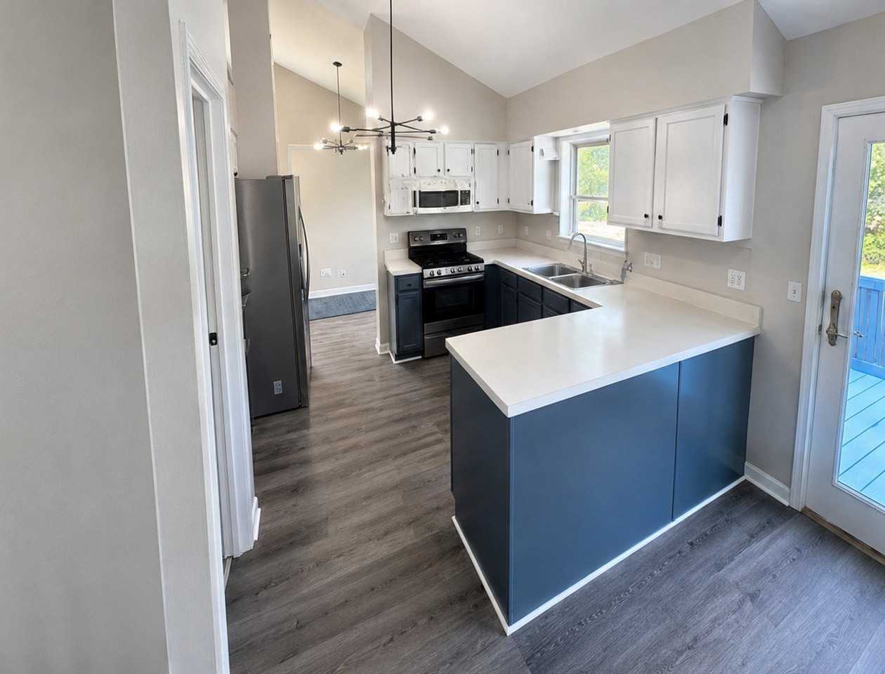 1432 Huntcliff Rd - Photo 2 of 6