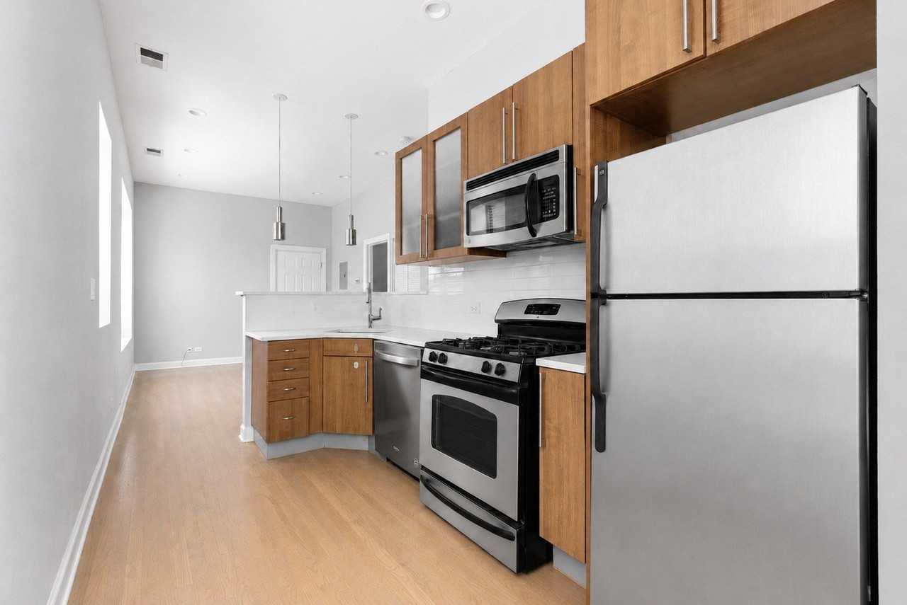 948 N Washtenaw Ave #2N - Photo 7 of 19