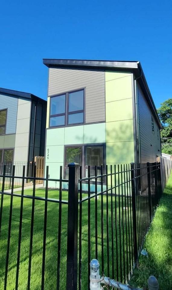 6749 S Langley Ave #B - Photo 3 of 27