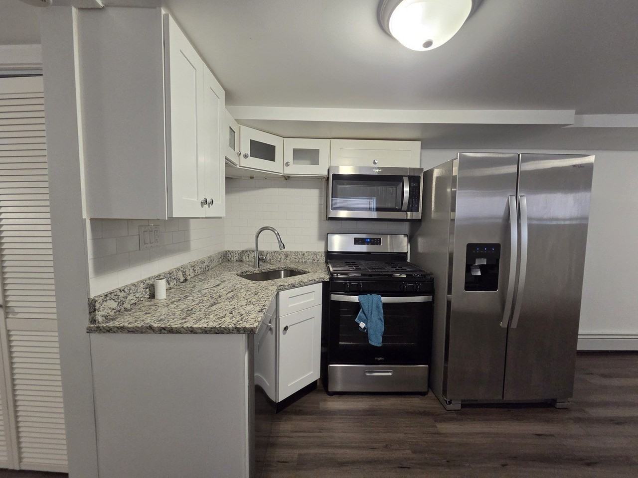 5718 W Melrose St #B - Photo 6 of 17