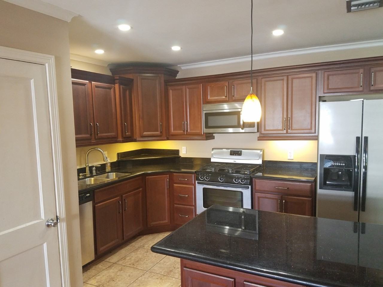 114 Dolphin Ave - Photo 5 of 18