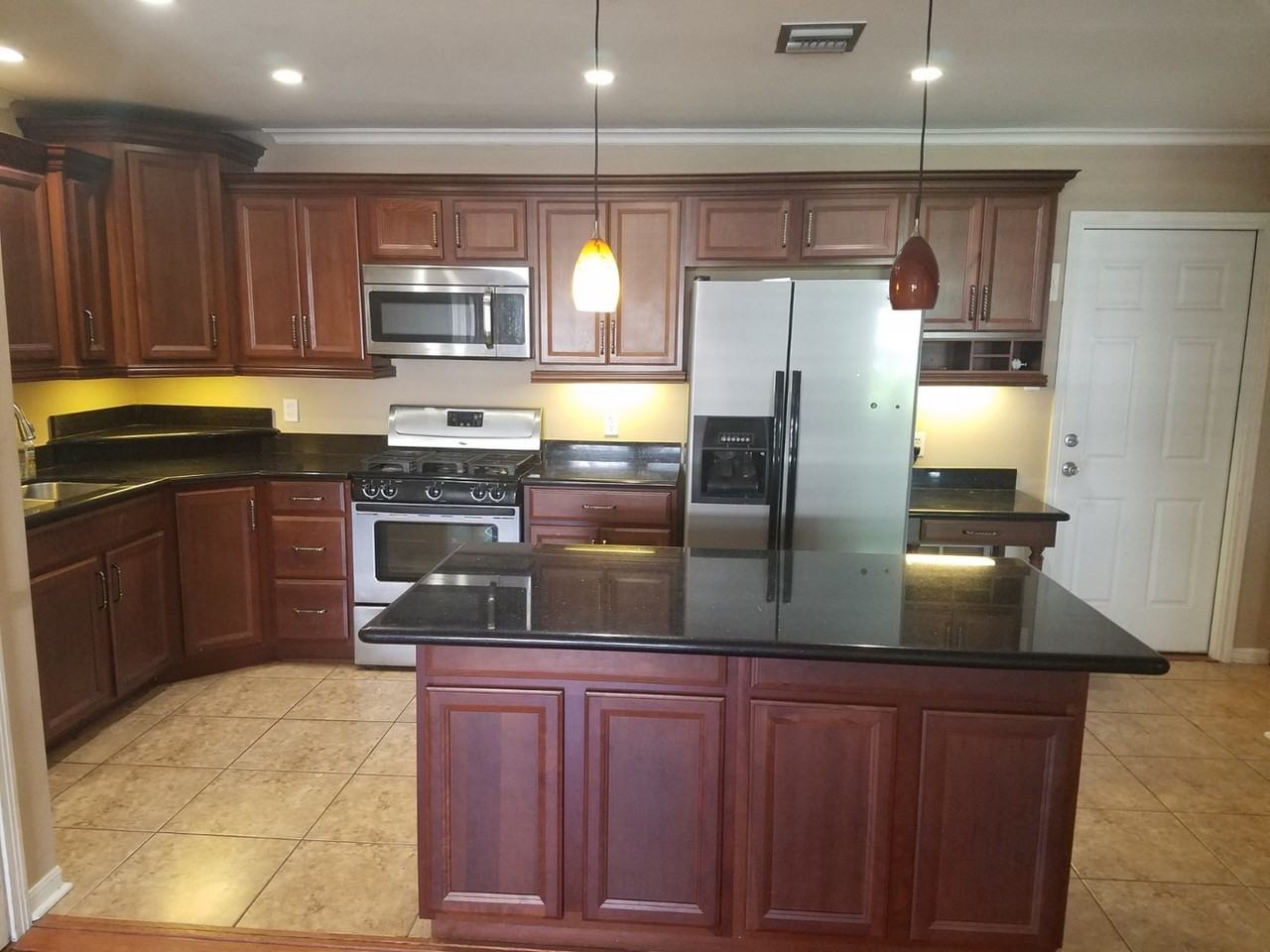 114 Dolphin Ave - Photo 6 of 18
