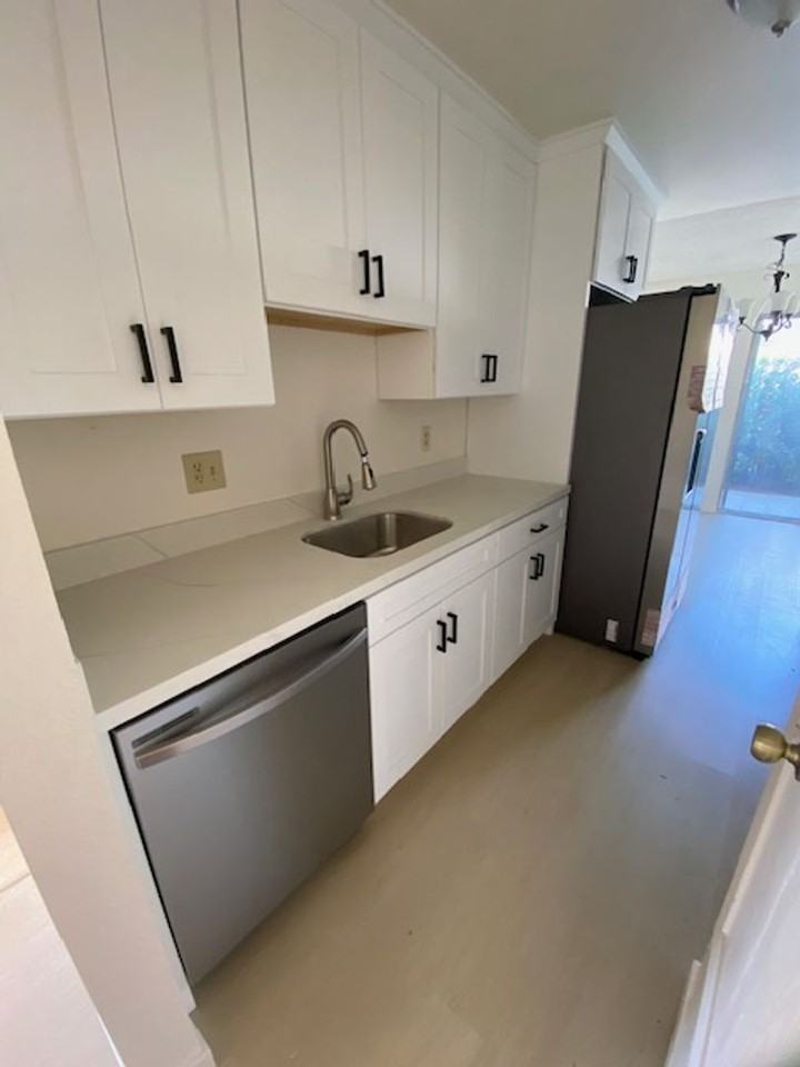 1118 Woodridge Dr - Photo 5 of 13