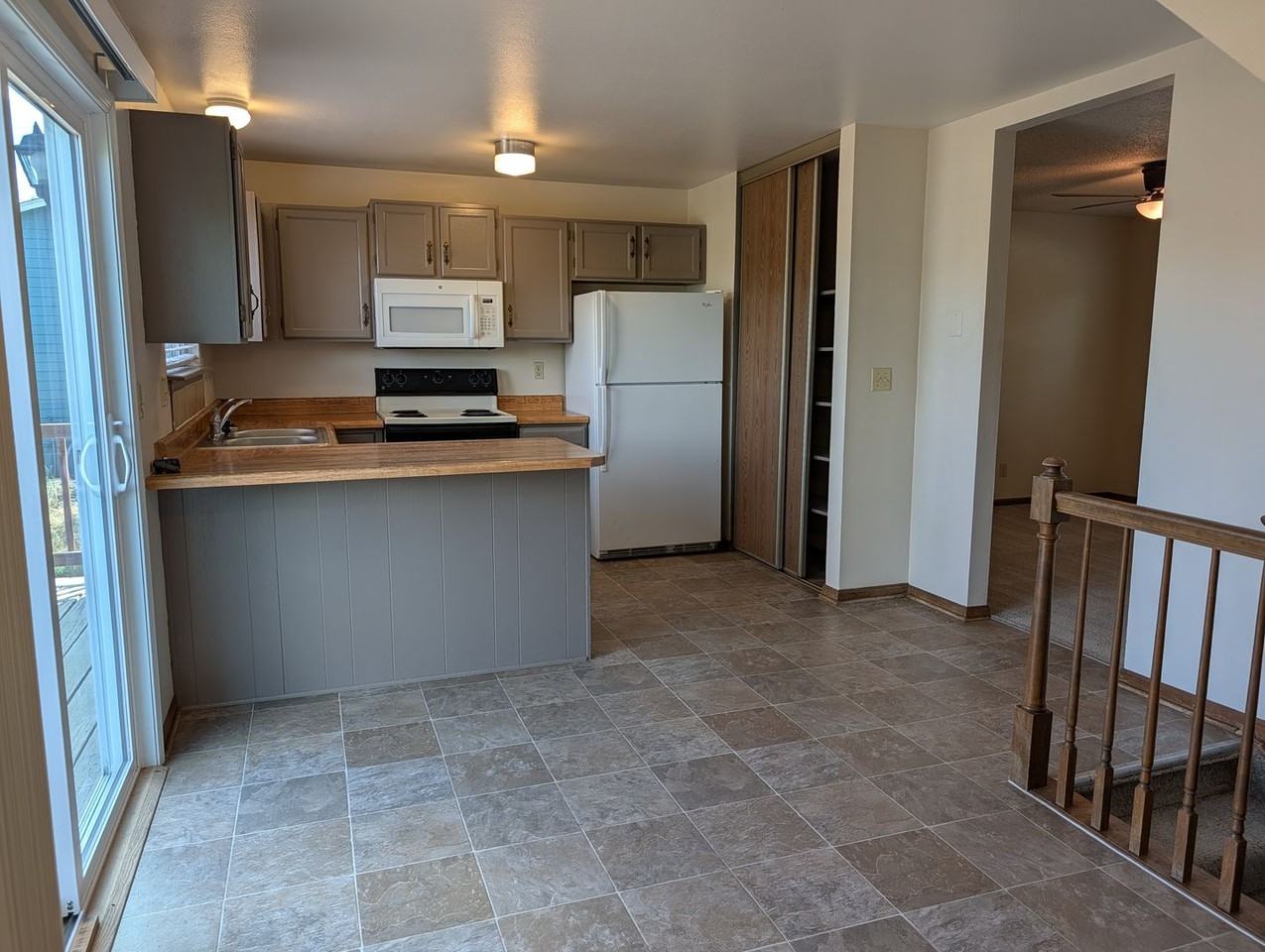 3028 Deliverance Dr - Photo 6 of 23