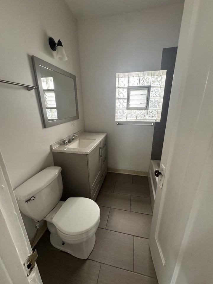 3008 W Cullom Ave #1E - Photo 6 of 18
