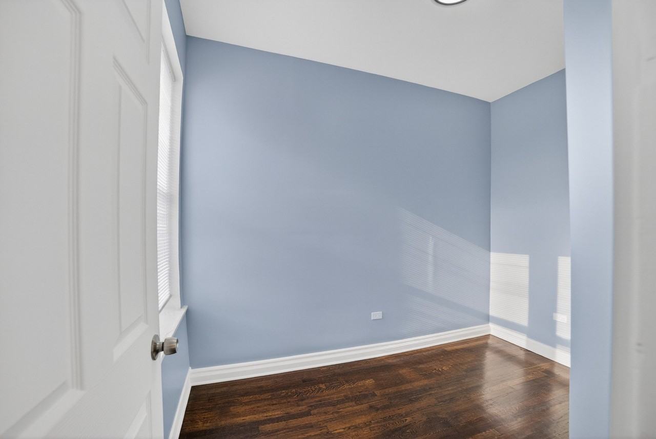 1419 S Kedvale Ave #3 - Photo 5 of 19