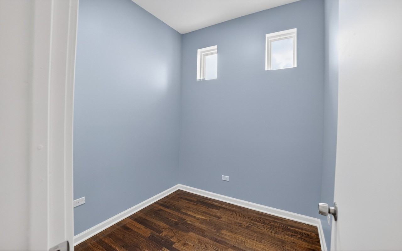 1419 S Kedvale Ave #3 - Photo 7 of 19