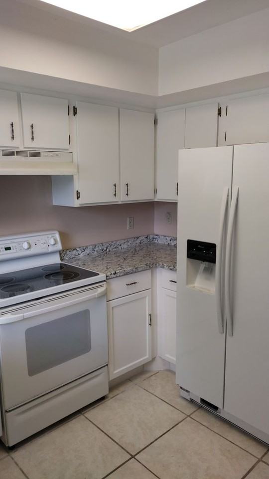 313 Nw Tyler Ave - Photo 6 of 9