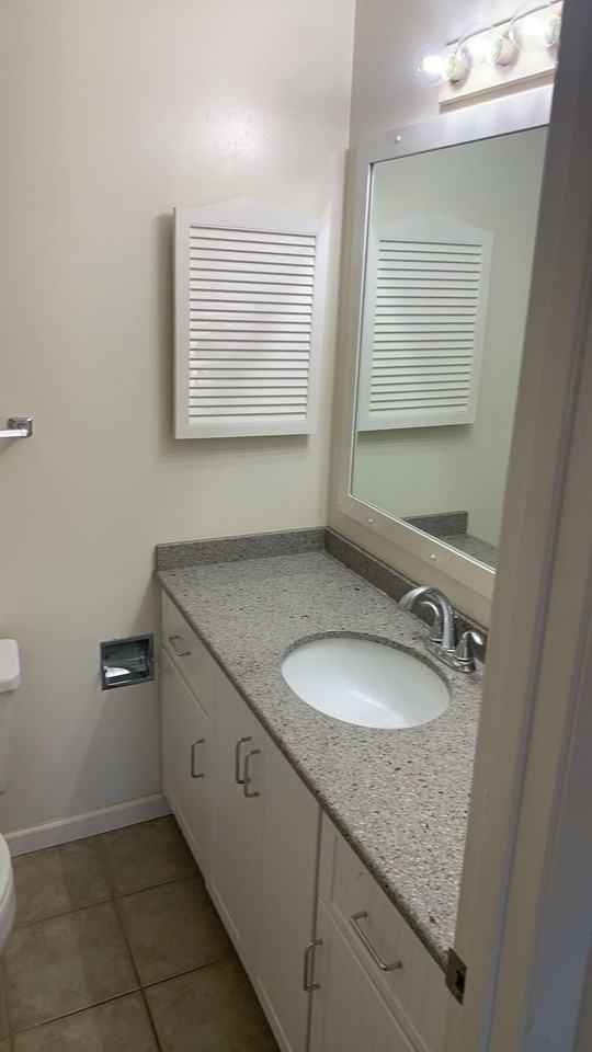 313 Nw Tyler Ave - Photo 7 of 9
