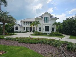 featured image of 637 Palm Cir W