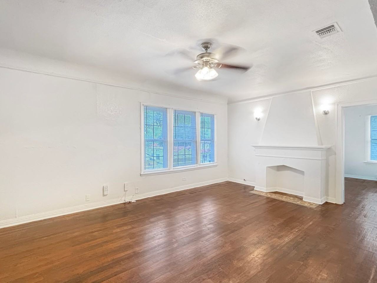 1344 Fulton Ave - Photo 7 of 21