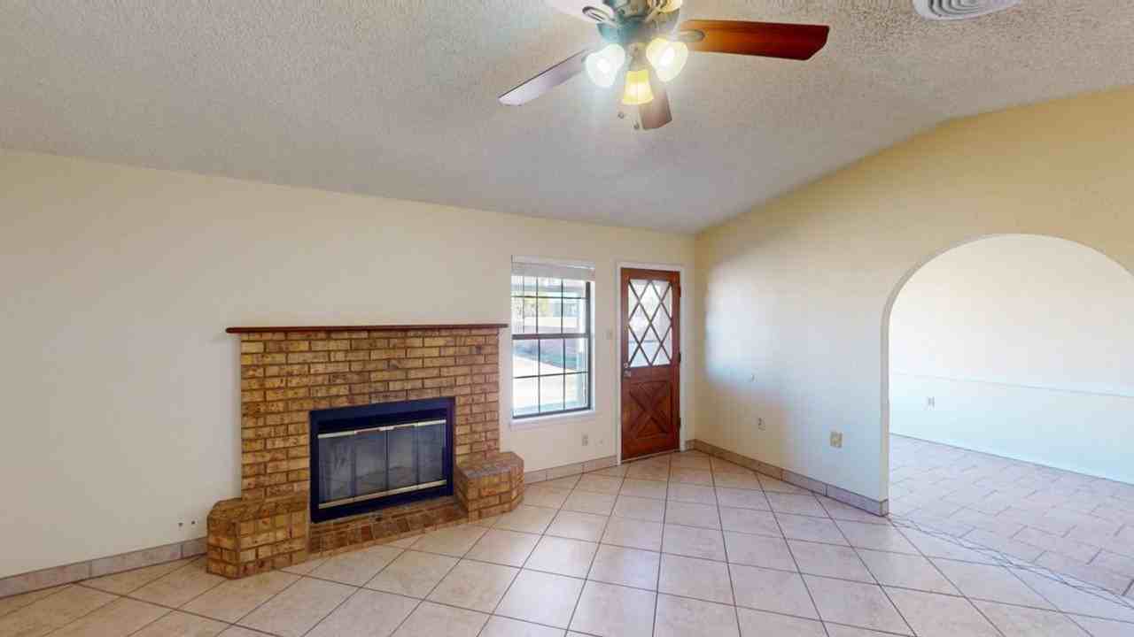 1460 Lindberg Ave - Photo 5 of 47