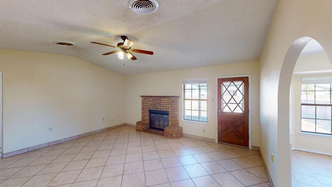 1460 Lindberg Ave - Photo 6 of 47