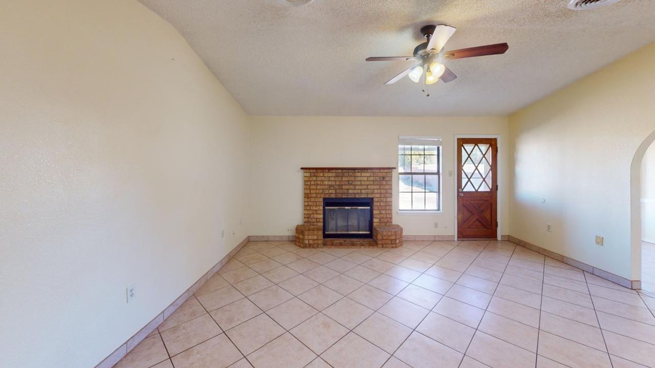 1460 Lindberg Ave - Photo 7 of 47