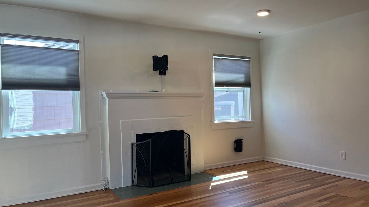 7523 24th Ave Nw - Photo 5 of 30