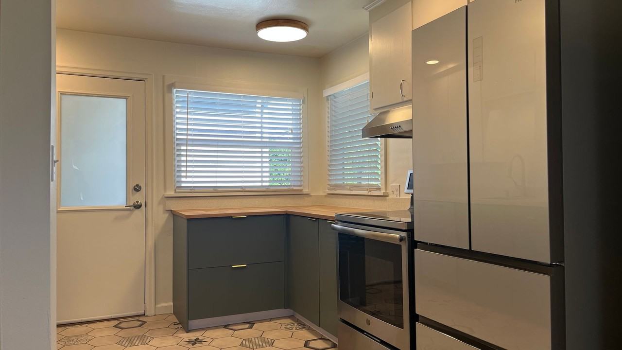 7523 24th Ave Nw - Photo 7 of 30