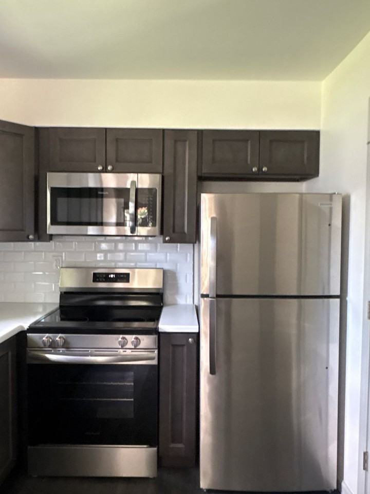 904 Montgomery Ave - Photo 3 of 17