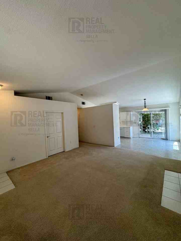 1266 Euclid St - Photo 3 of 34