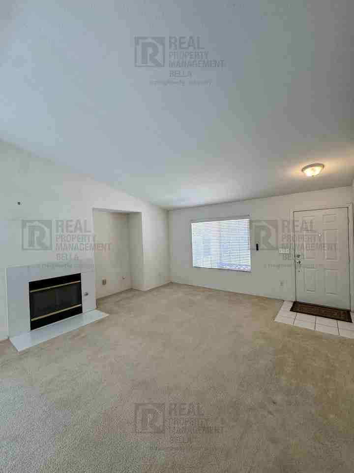 1266 Euclid St - Photo 5 of 34