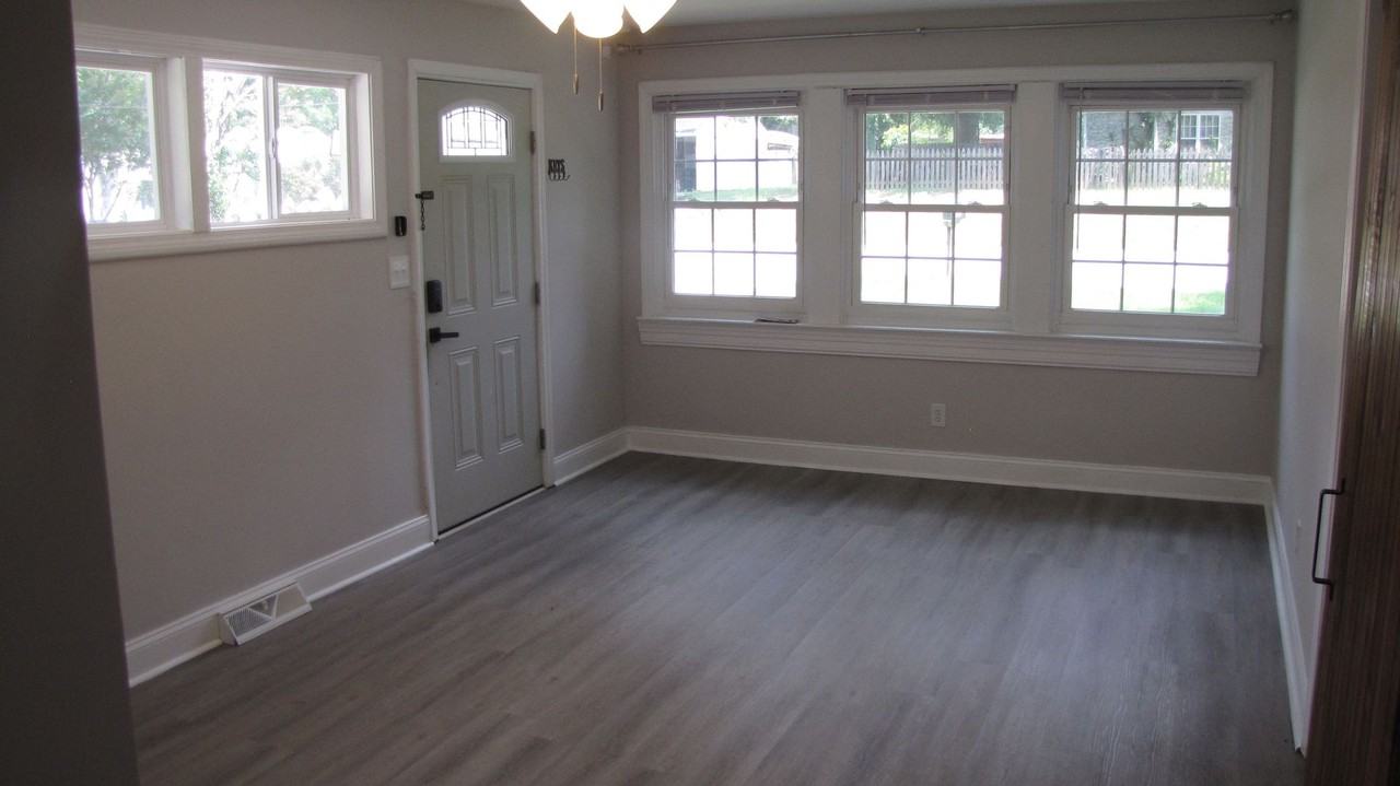 1505 Cook St - Photo 5 of 18