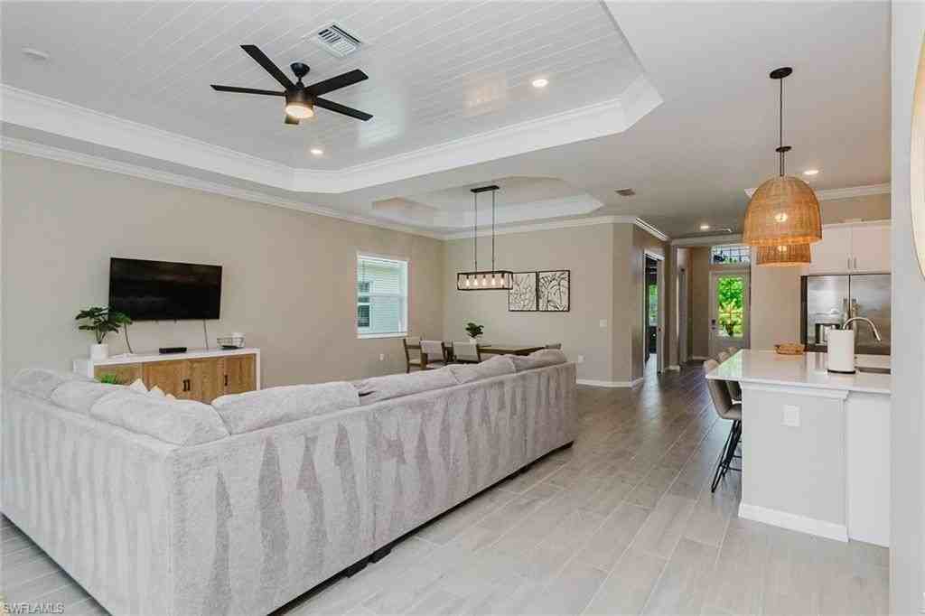 5856 Sunningdale St - Photo 7 of 50