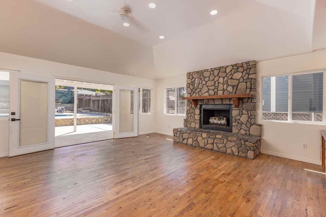 304 El Conejo Dr - Photo 5 of 28