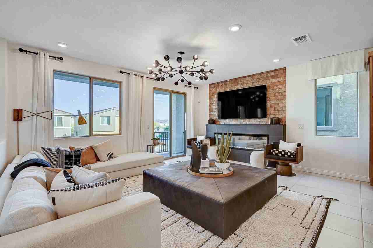 7977 Texas Hills St - Photo 4 of 25