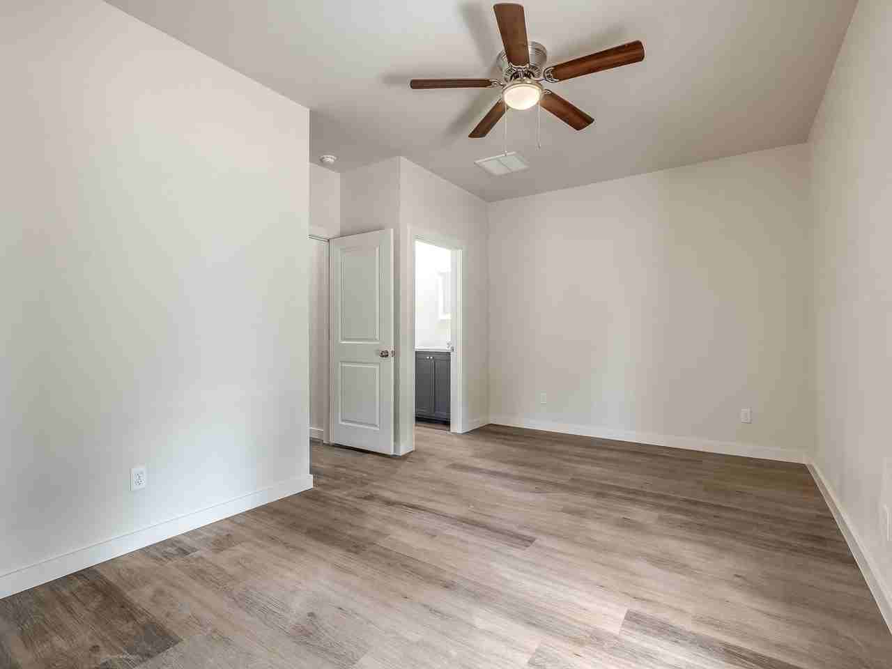 336 Ne 122nd St - Photo 7 of 19