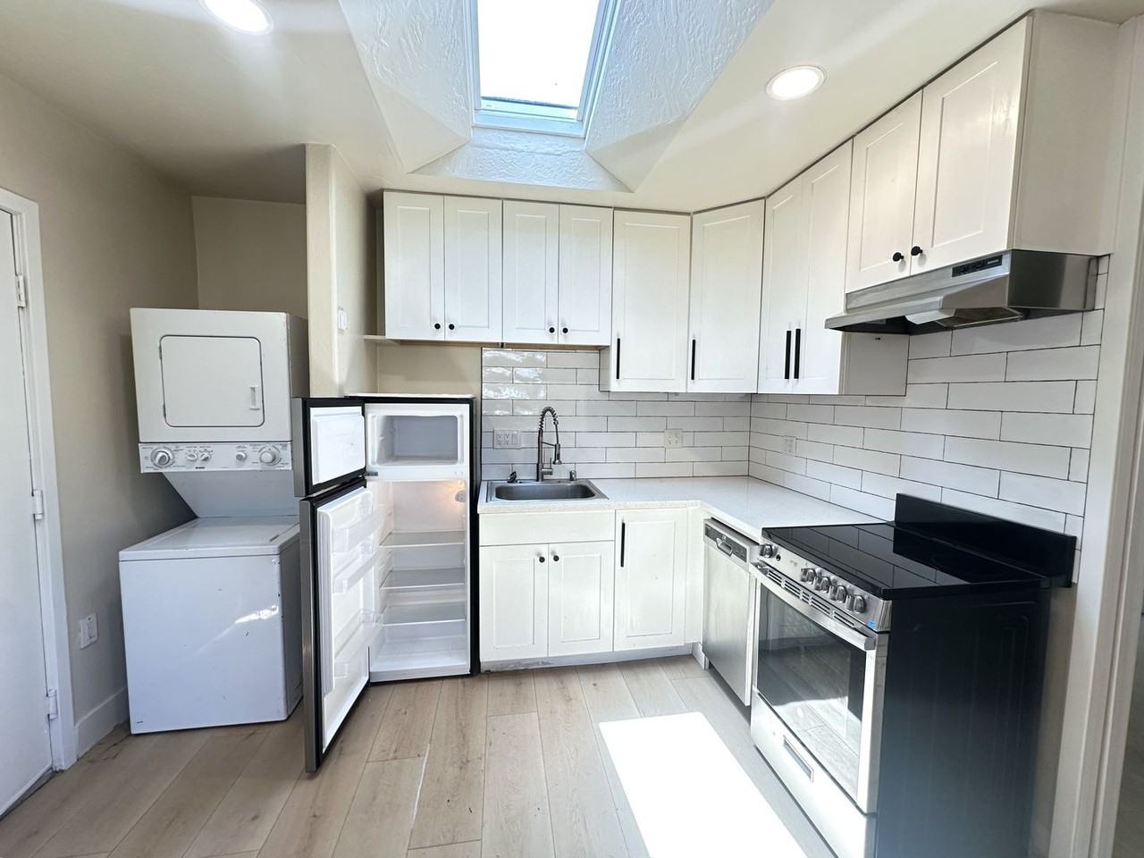 1243 58th Ave - Photo 3 of 15