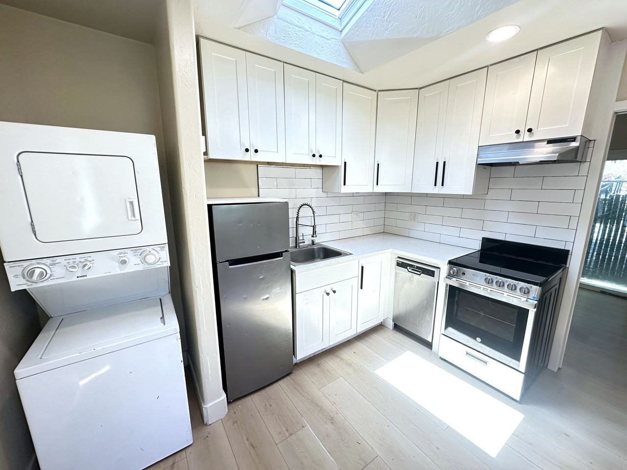 1243 58th Ave - Photo 5 of 15