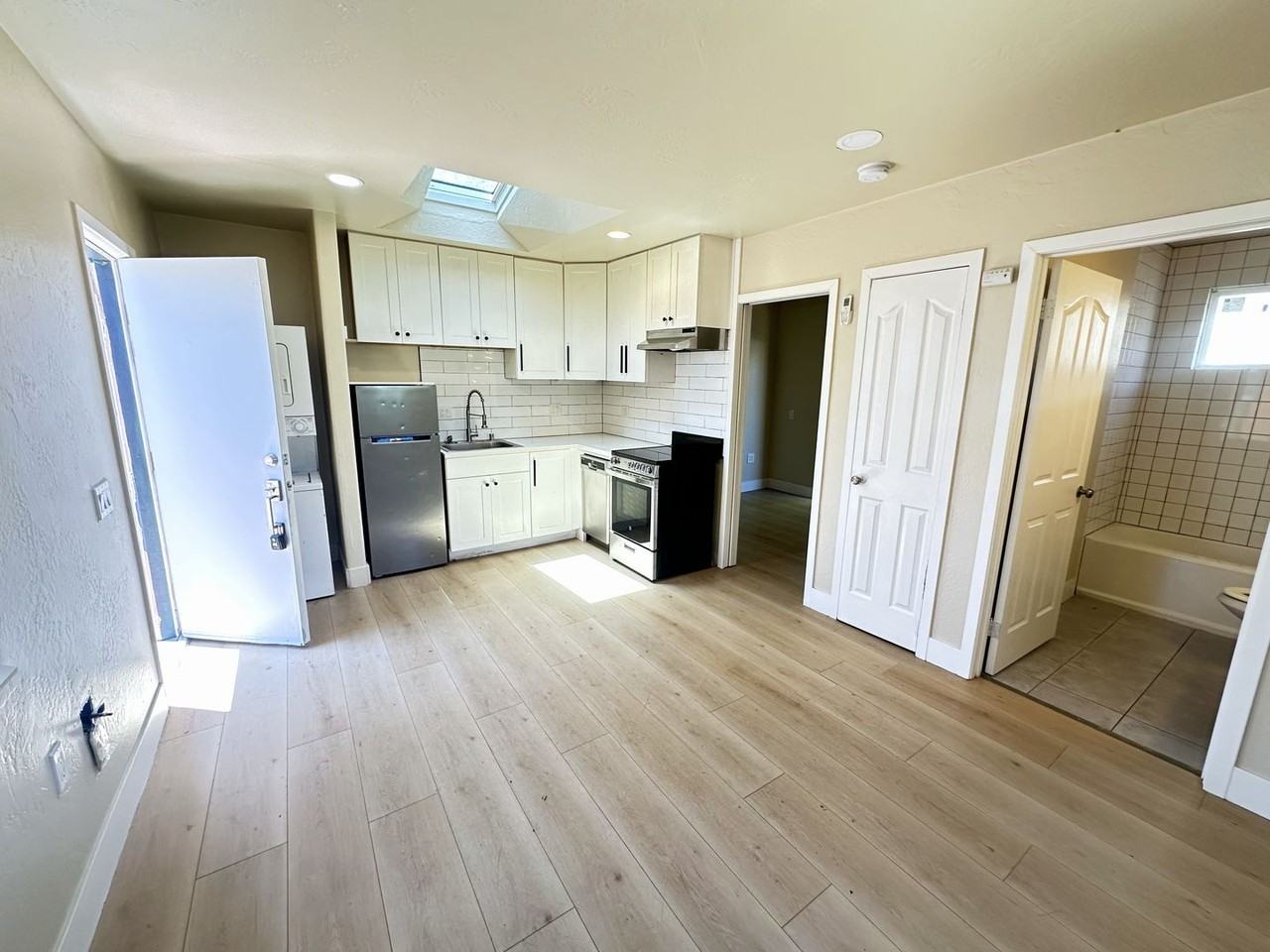 1243 58th Ave - Photo 6 of 15