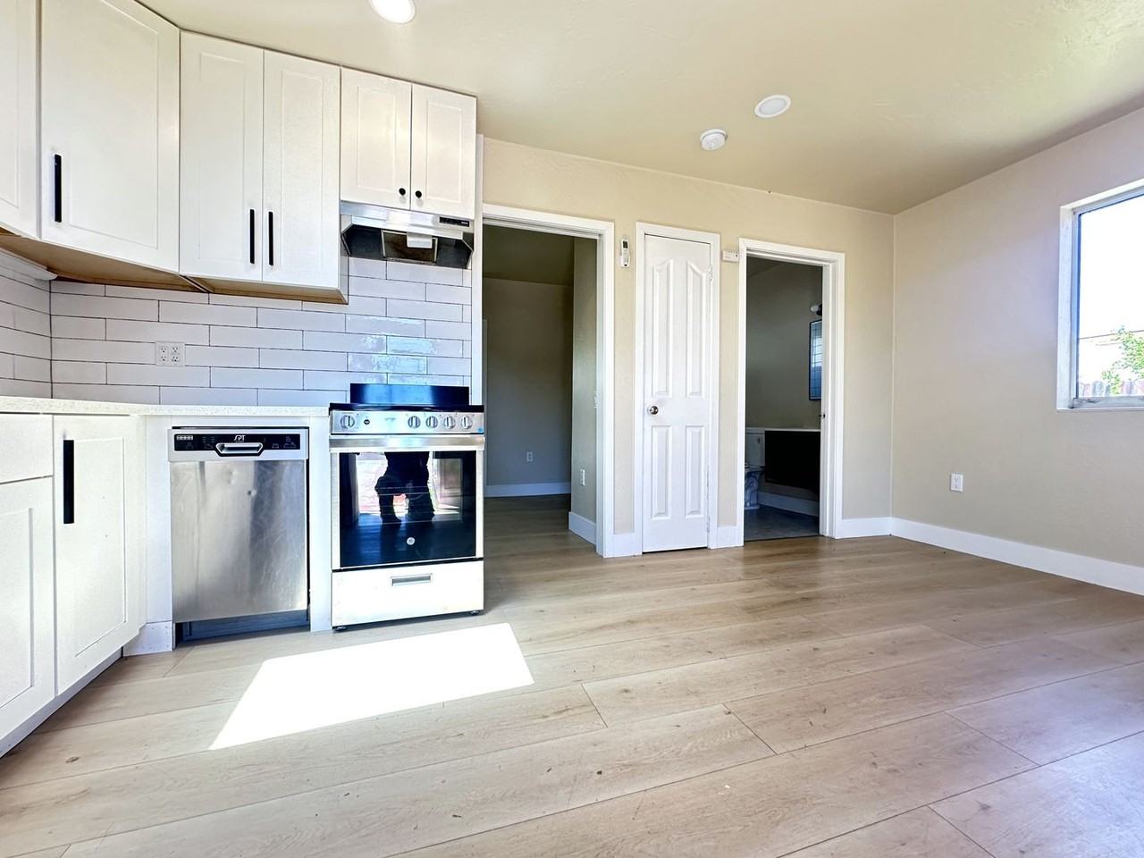 1243 58th Ave - Photo 7 of 15