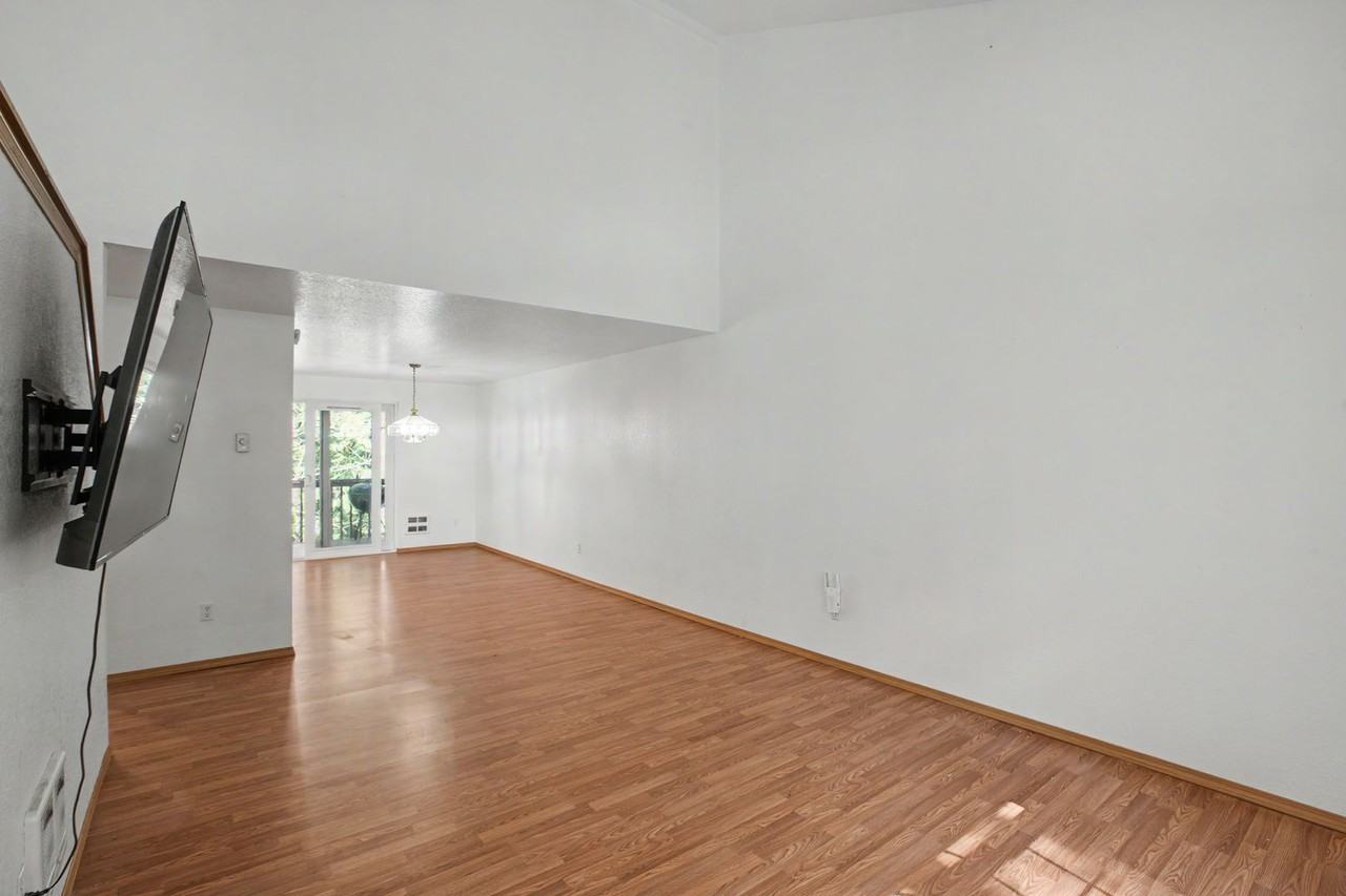 22530 Bluewater Dr Se - Photo 3 of 40