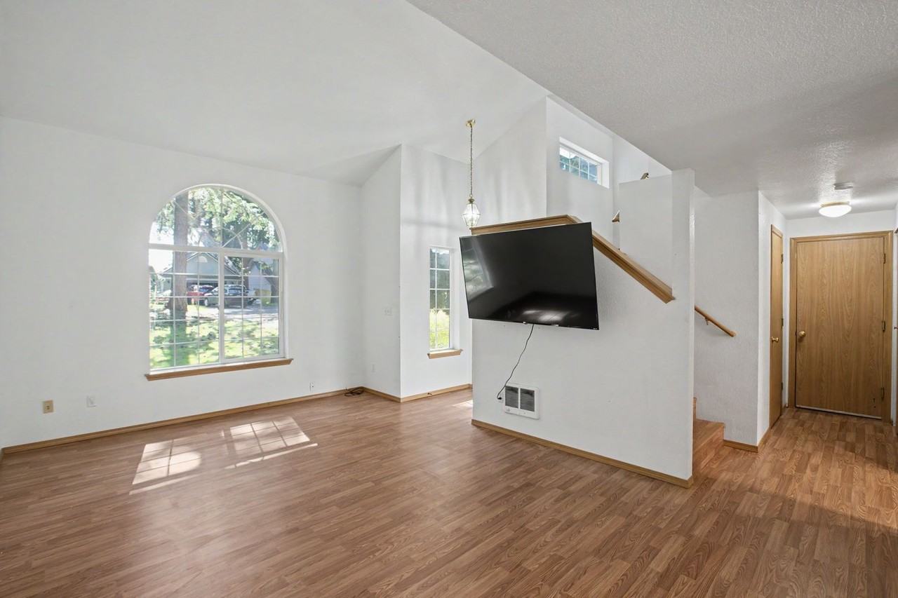 22530 Bluewater Dr Se - Photo 5 of 40